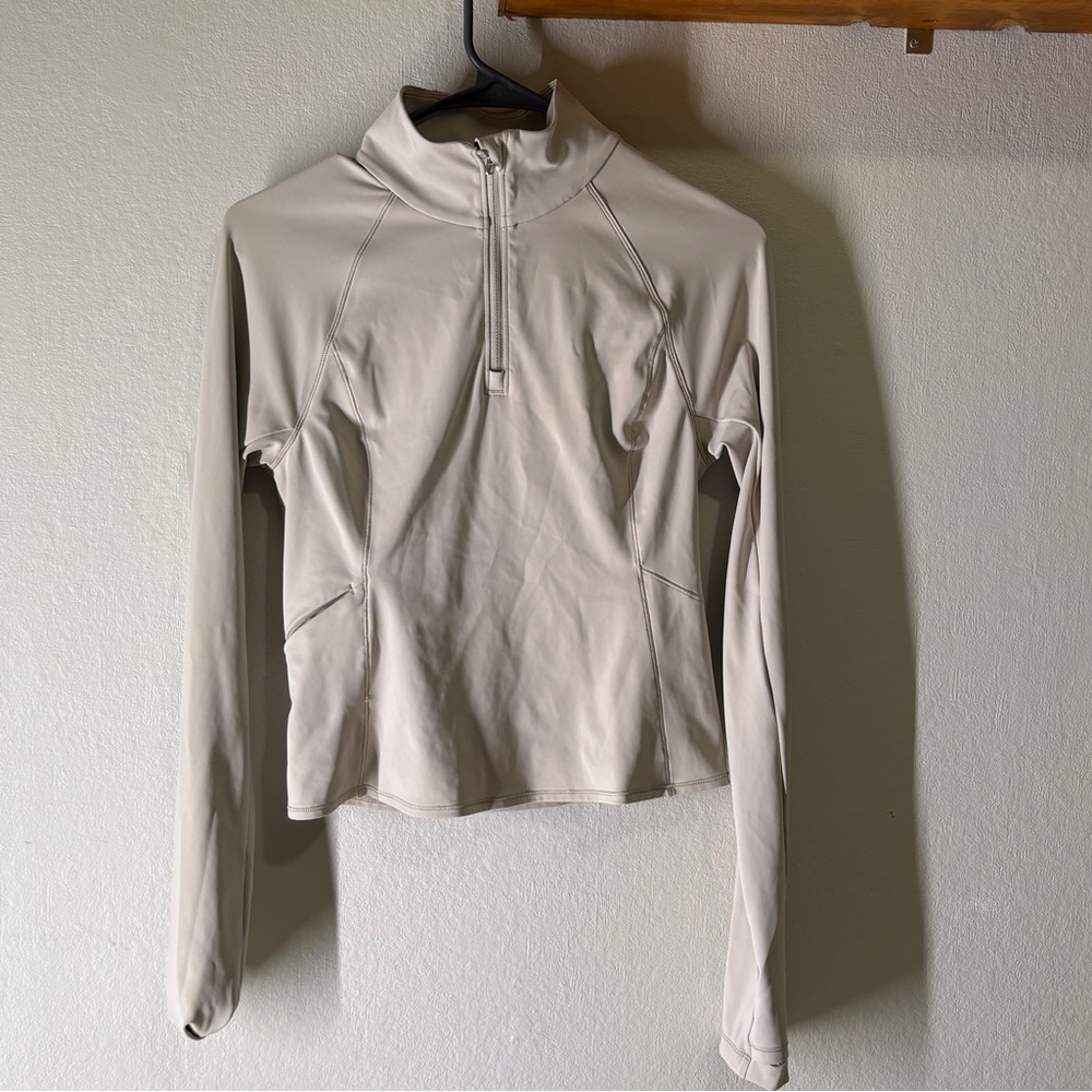 Women's Athleta Cream Long Sleeve Top